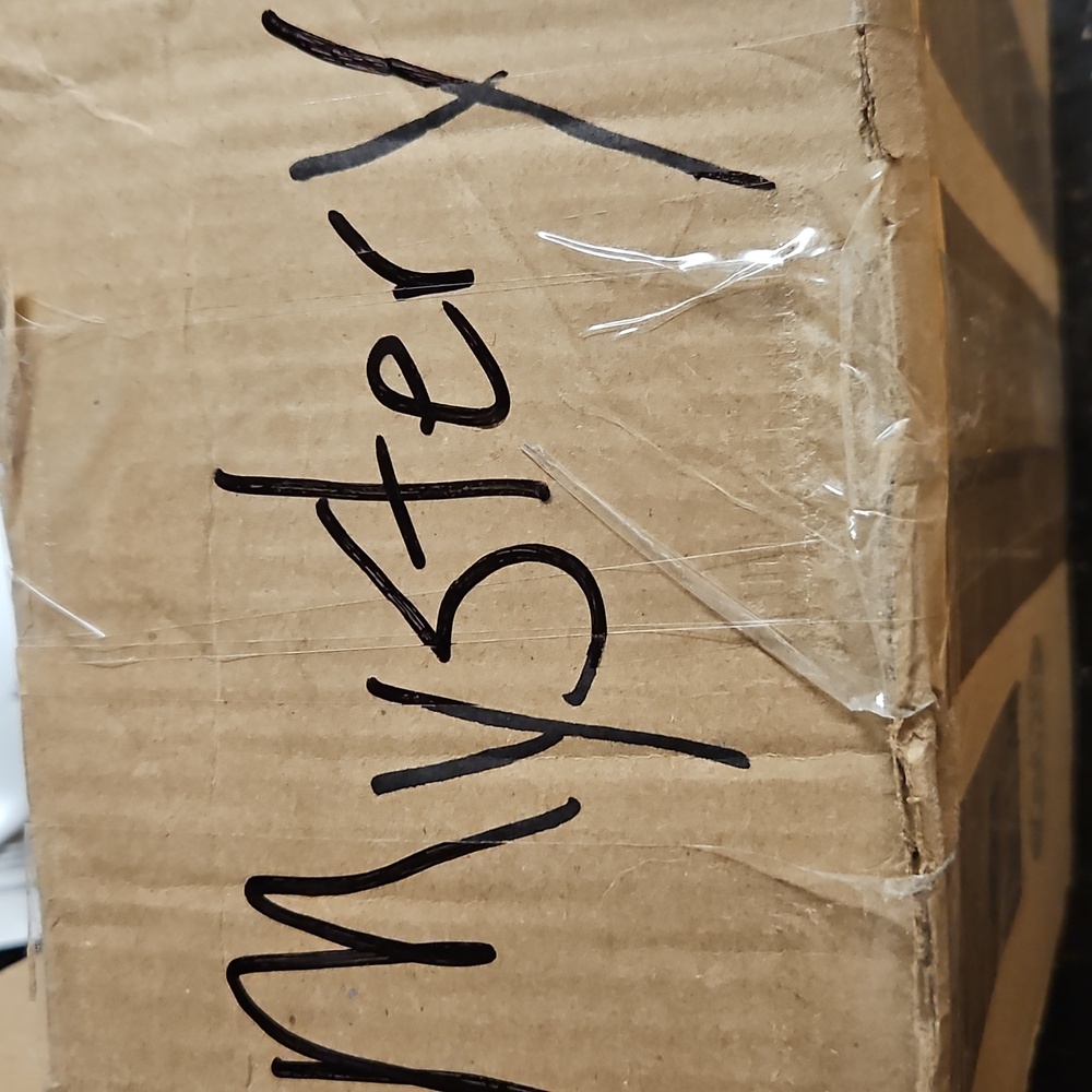 SURPRIZE, MYSTERY BOX